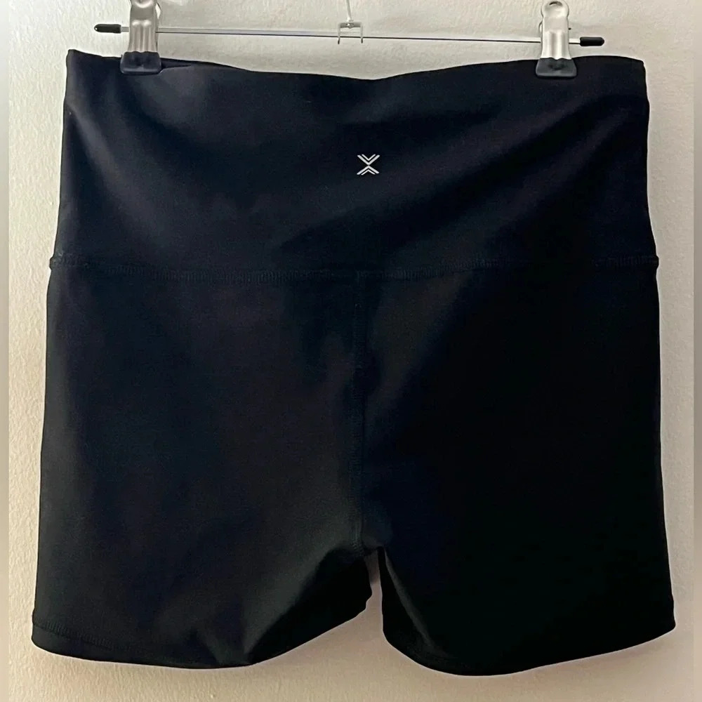 Xersion quick dry High Rise 3.5” Short size Small - Picture 6 of 9